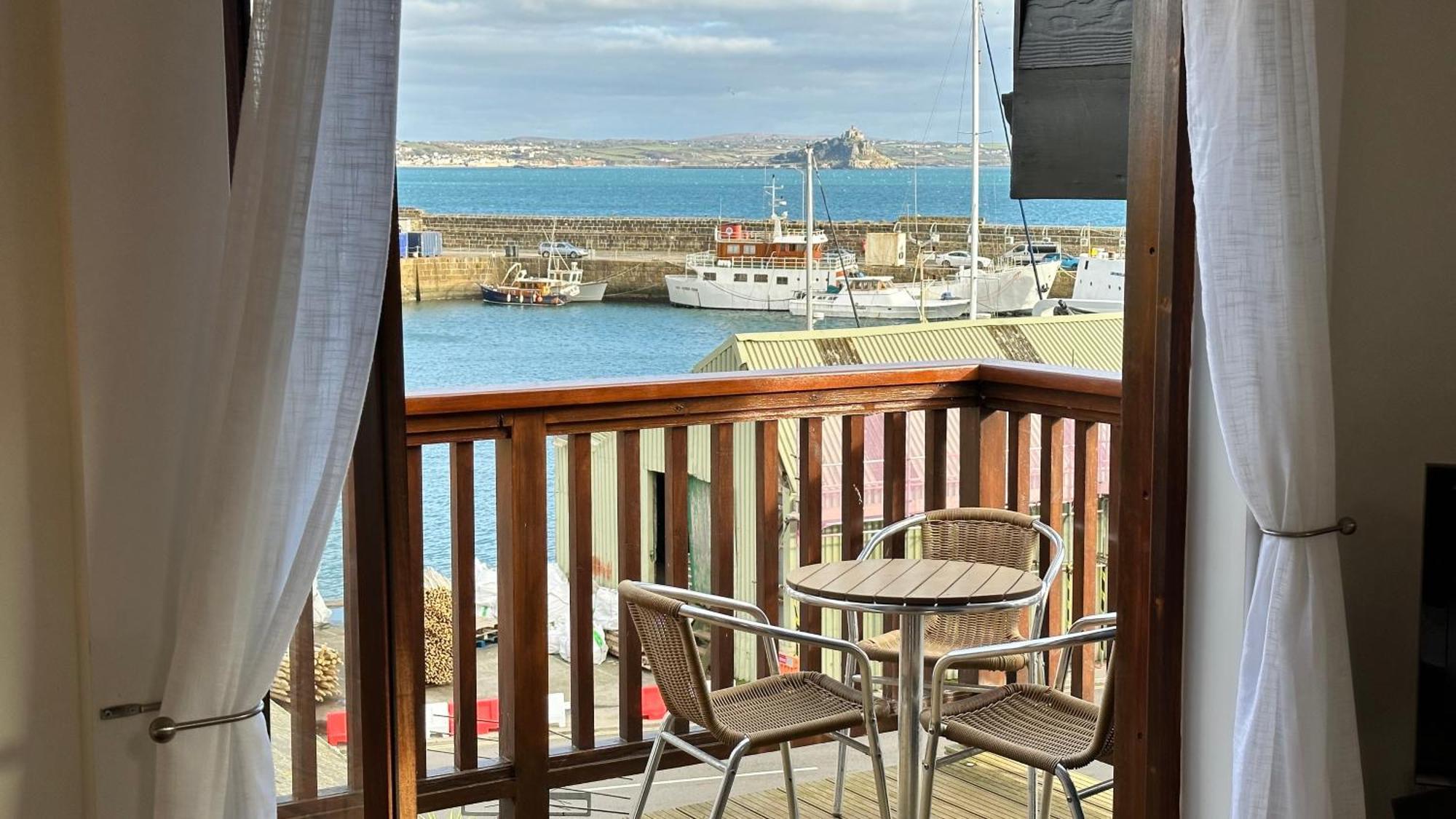 Penthouse 3 - Spacious Harbourside Apartment With Stunning Sea Views Hikkaduwa Dış mekan fotoğraf